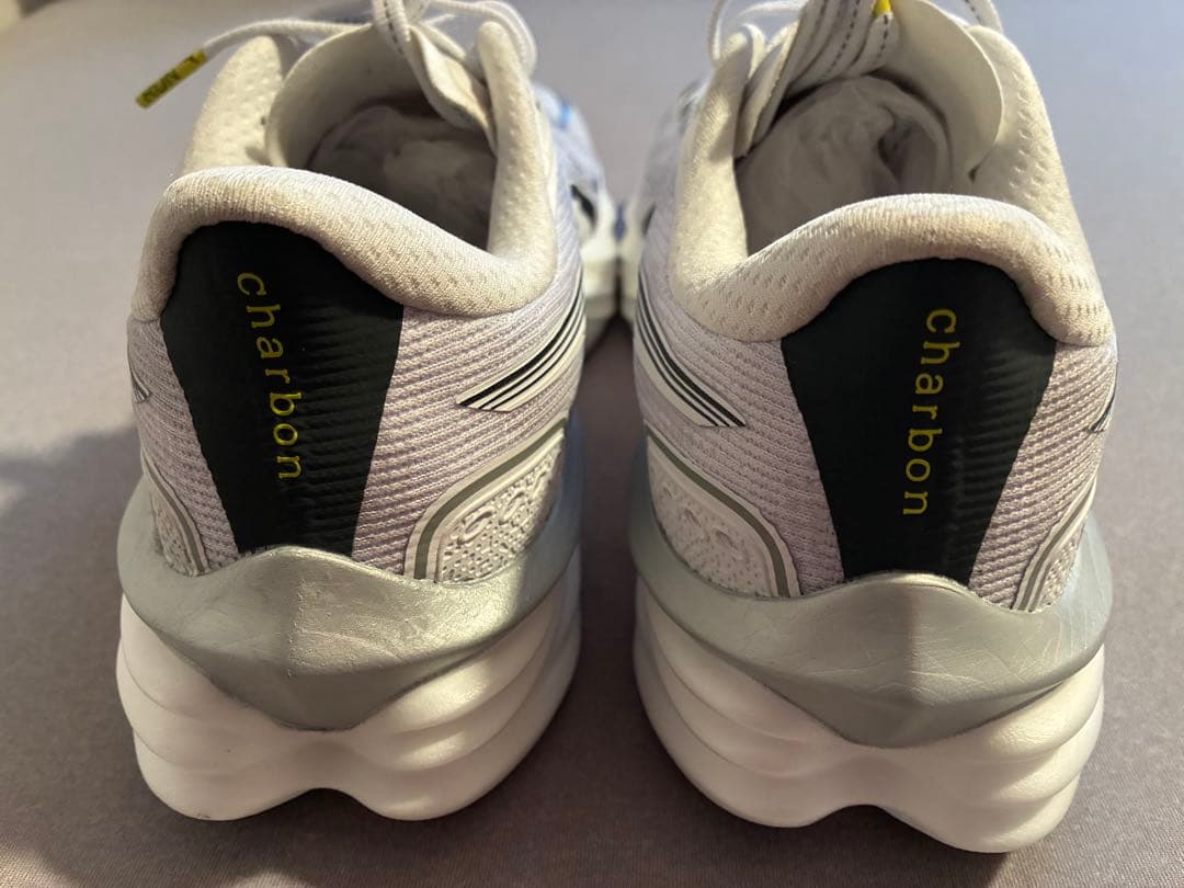 PUMA x charbon ヴェロシティ ニトロ 4 ランニングシューズ