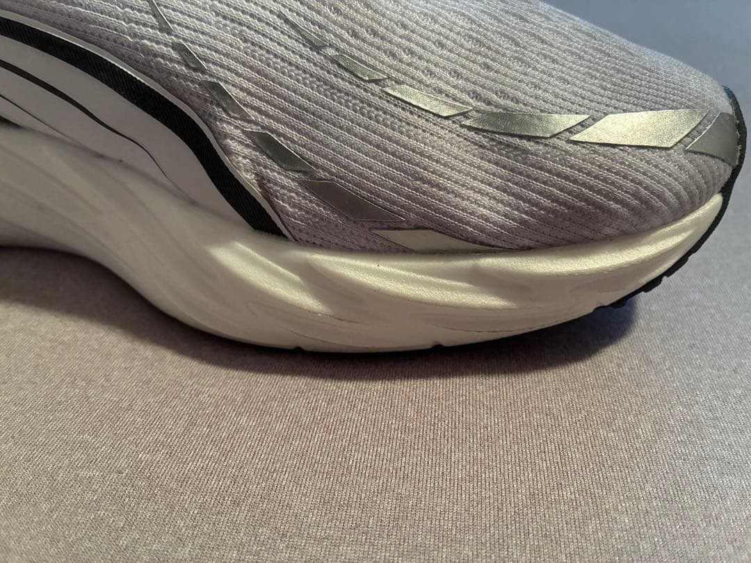 PUMA x charbon ヴェロシティ ニトロ 4 ランニングシューズ