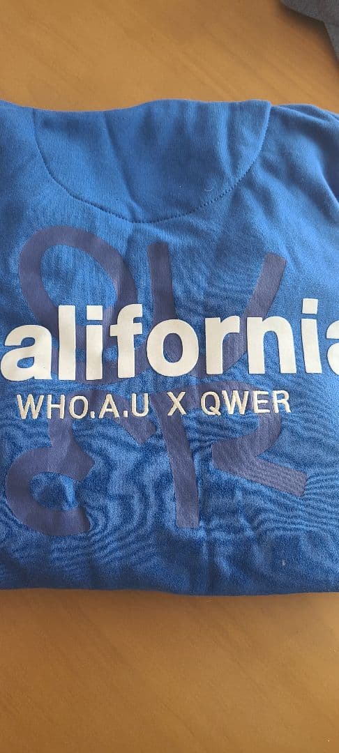 WHO.A.U X QWER カリフォルニア パーカー　ブルー　HINA