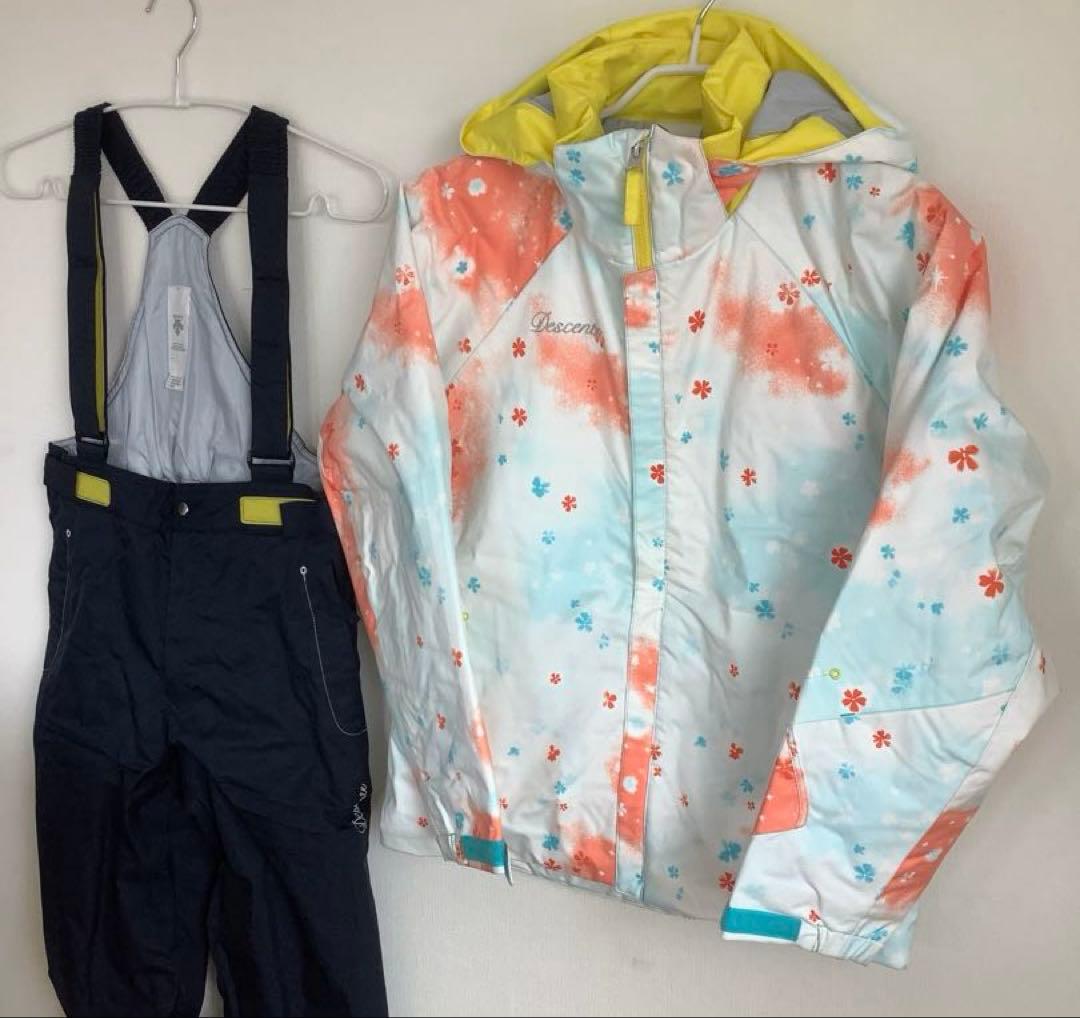 デサント　子ども用スキーウェア 花柄 　160サイズ