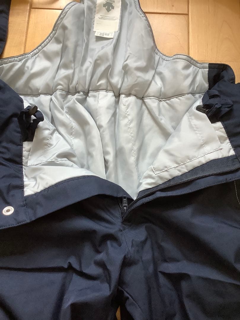 デサント　子ども用スキーウェア 花柄 　160サイズ