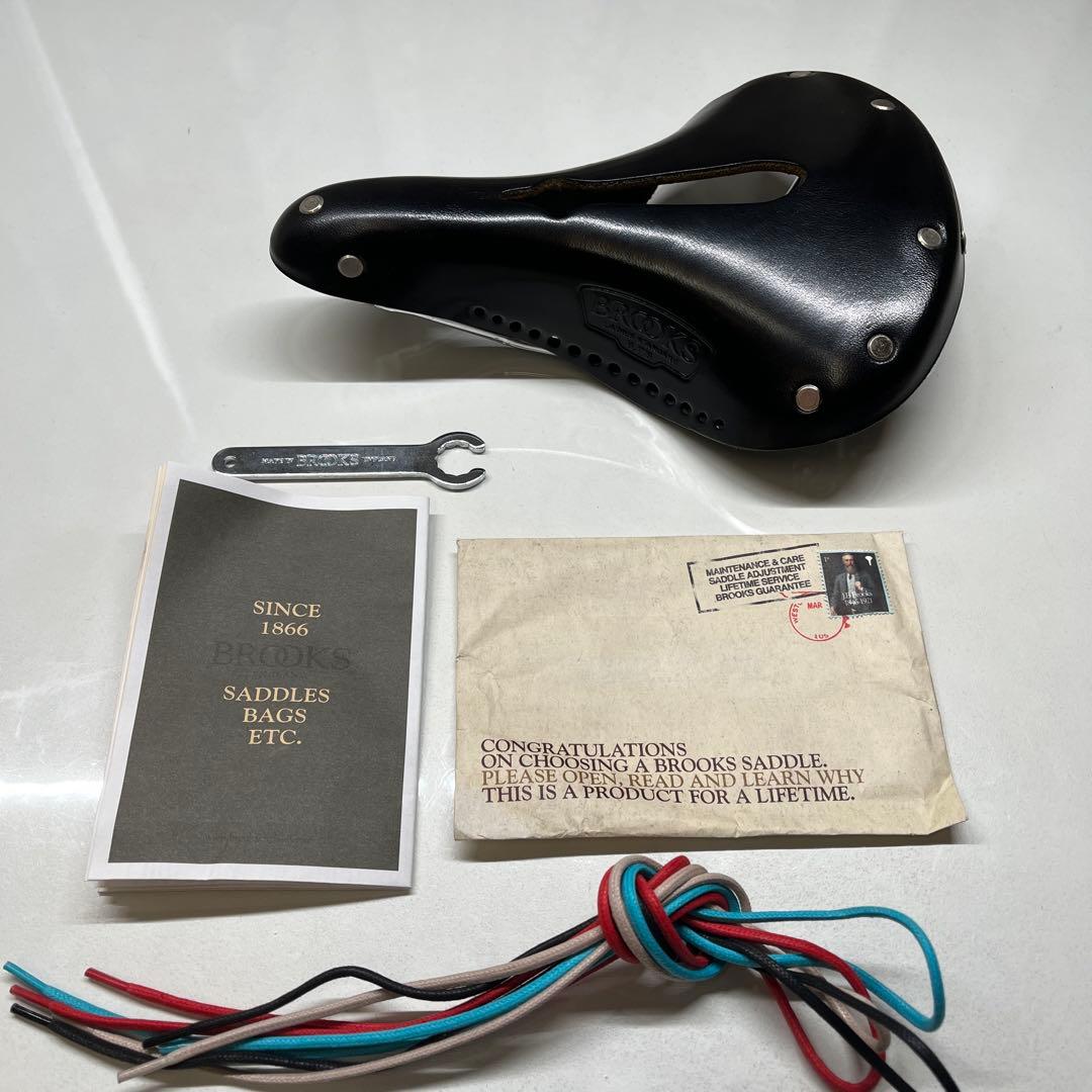 Brooks B17 Short Carved ブラック