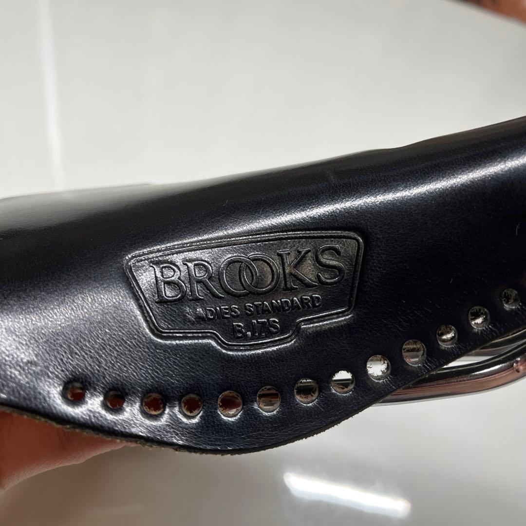 Brooks B17 Short Carved ブラック
