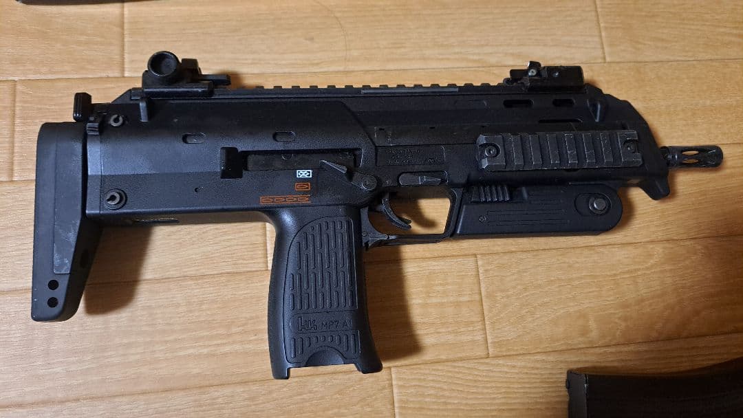 東京マルイMP7A1 ガスガン ブラック マガジン3本付き