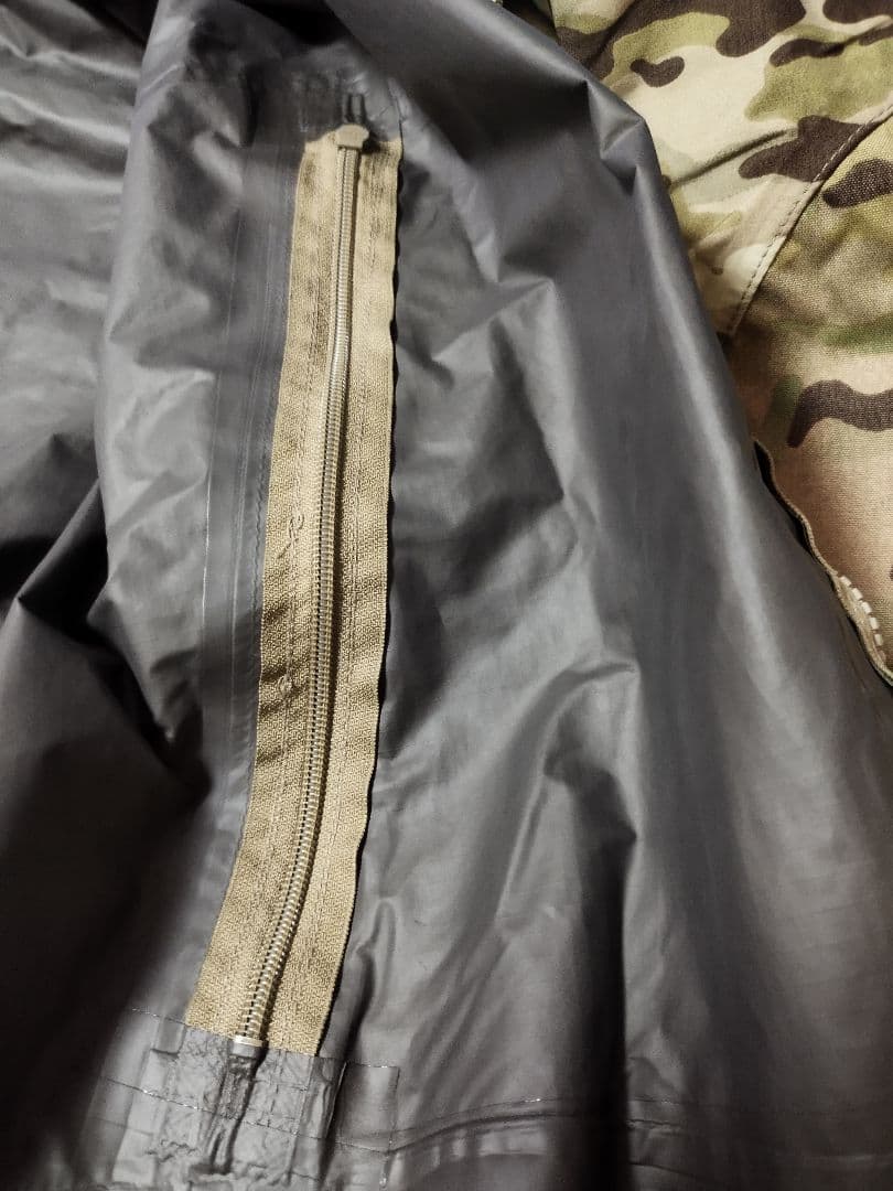 (4972)米軍実物ECWCS.GENⅢ．レイヤー6ゴアテックスOCPジャケット