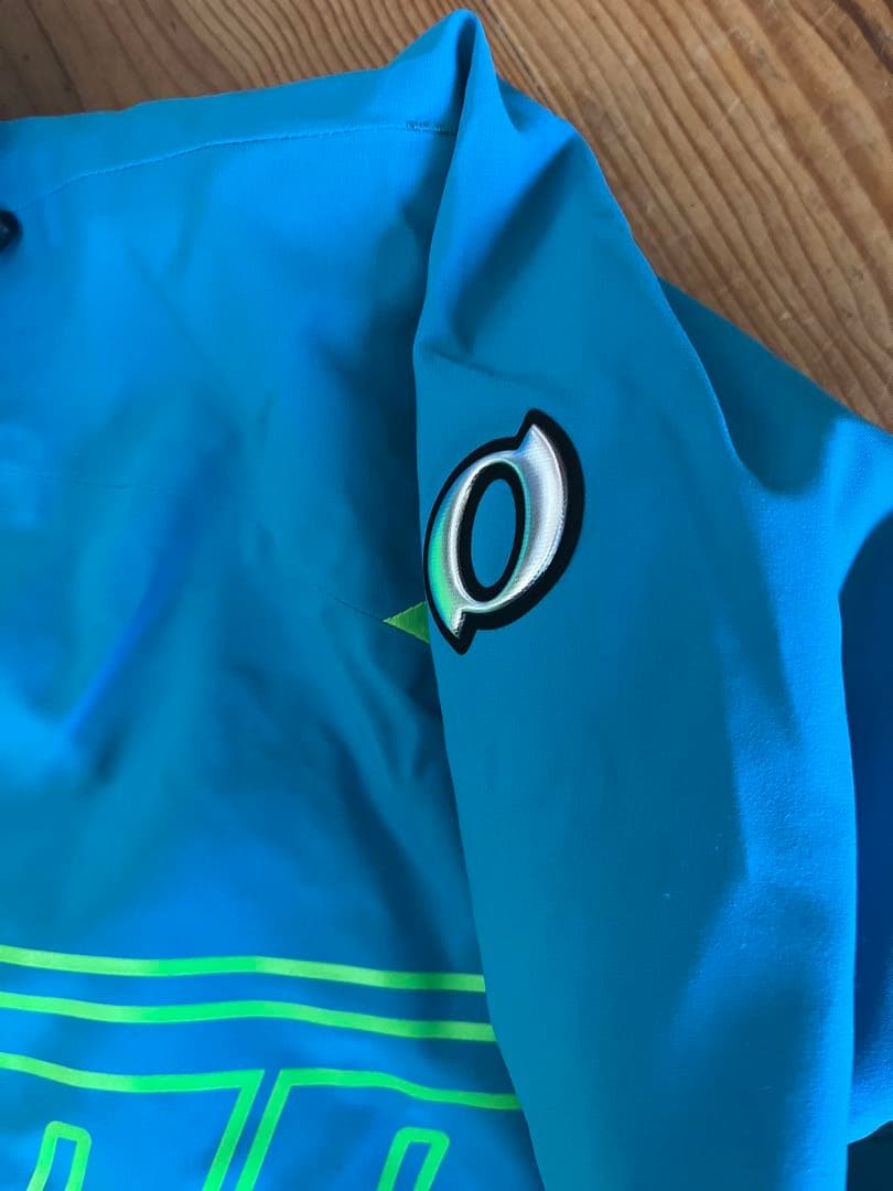 k*u様 未使用 ONYONE オンヨネ スキーウェアメンズ Ｍ 上下