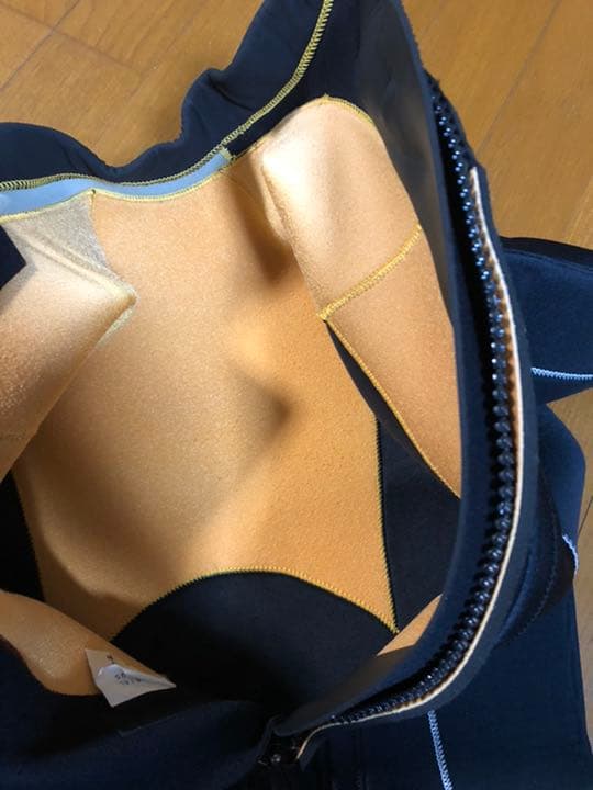 値下げ‼︎ MOBBY'S モビーズ ウェットスーツ 5㎜ 白