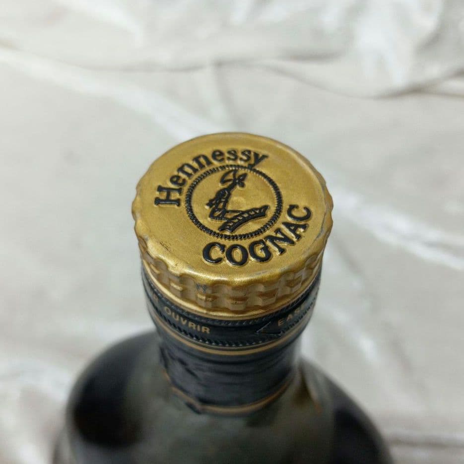 Hennessy XO 700ml 金キャップ 未開栓 箱付き 旧ラベル