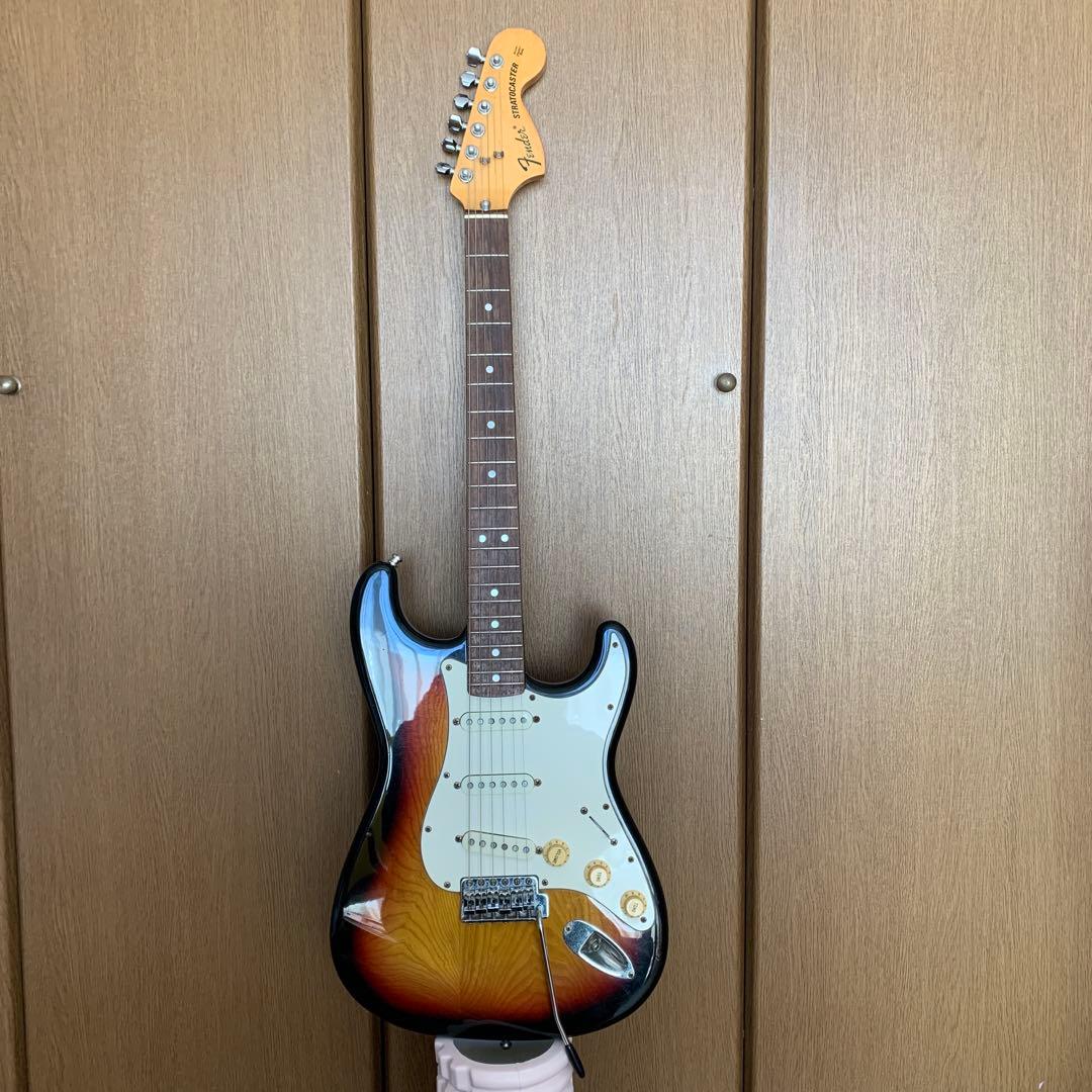 Fender Japan ストラトST72 Eシリアル