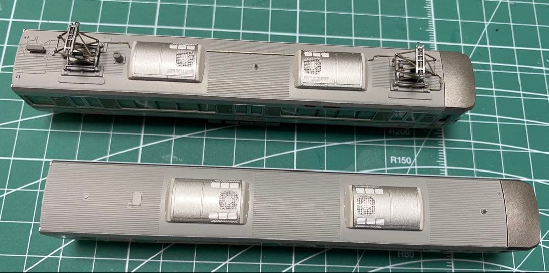 223系5500番台タイプ　Nゲージ加工品　TOMIXベース　動力付、室内灯入