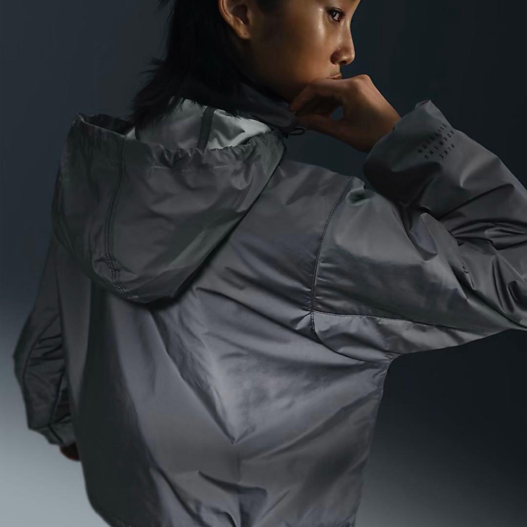 し*う様 【新品未使用】Nike リフレクティブ　ランニングジャケット