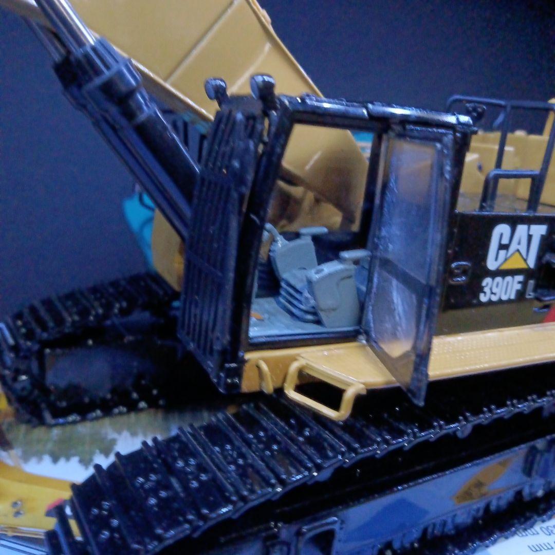 CAT 390FL ダイキャストスケールモデル 1:50