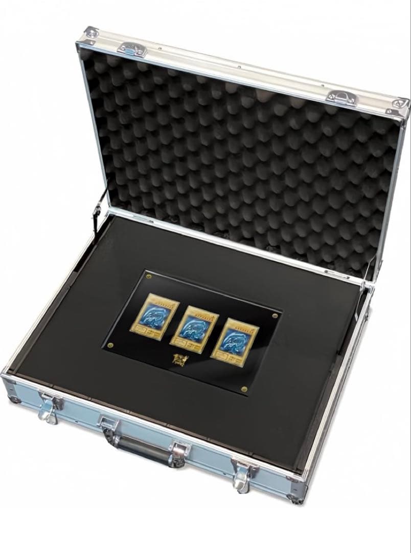 完全未開封　遊戯王OCG 25周年記念トリプルカードセット