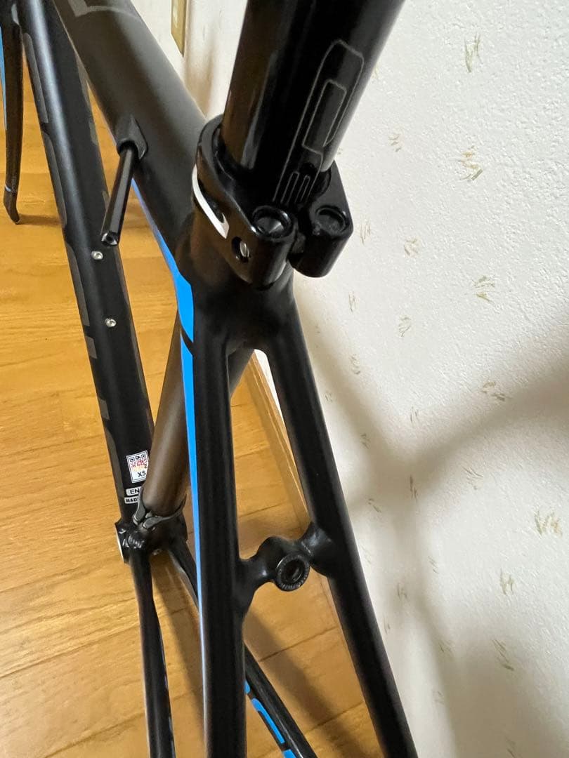 FOCUS ロードバイクフレーム 軽量アルミ