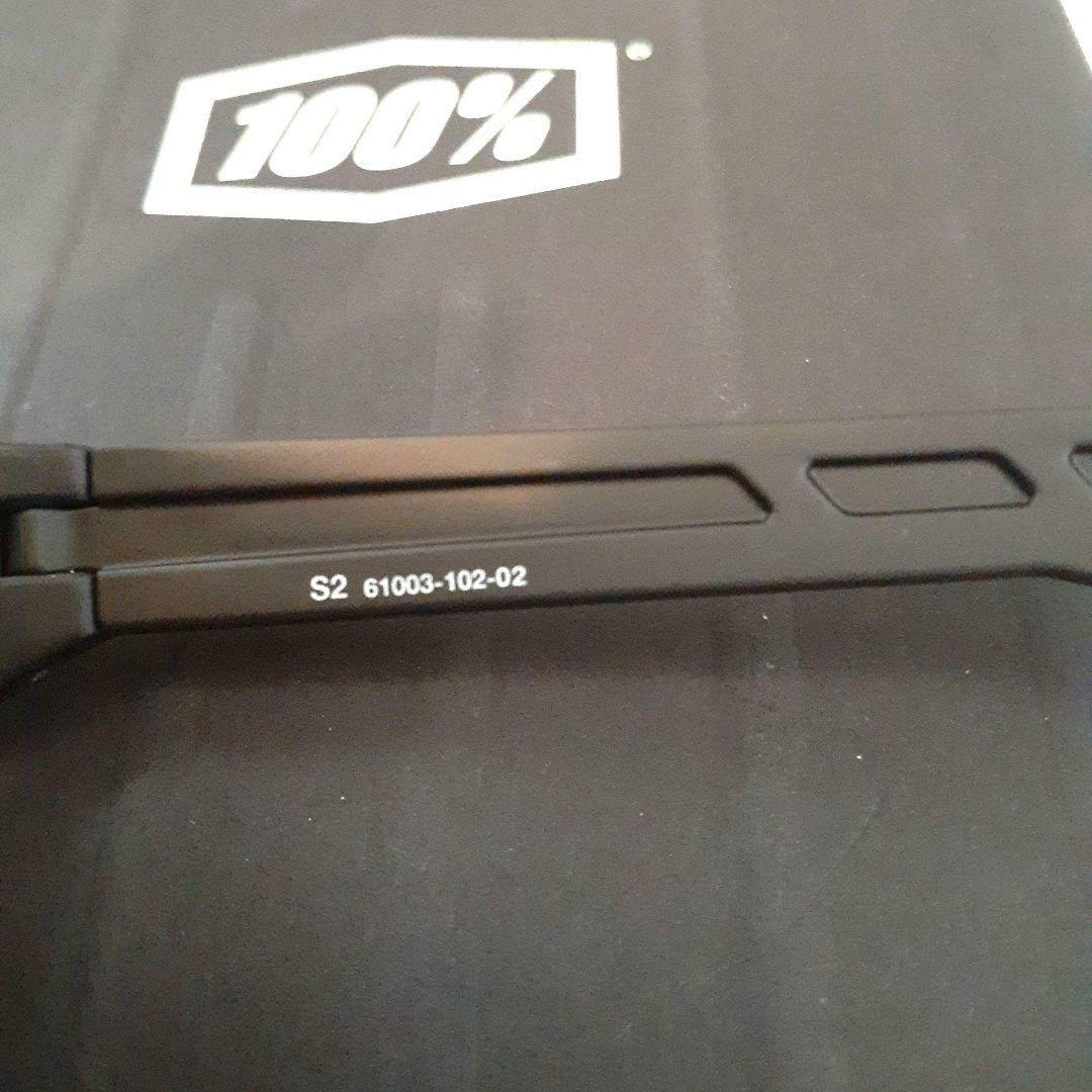 100% S2 ブラック スモークレンズ ワンハンドレッド サングラス