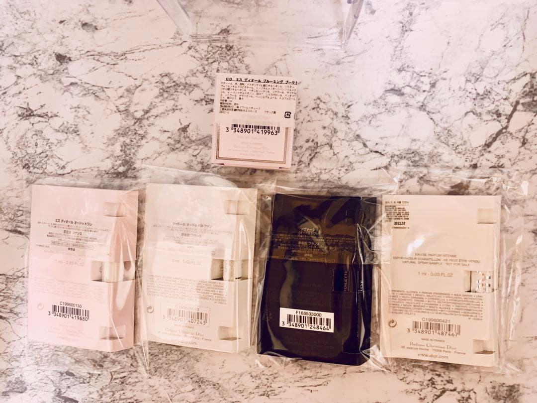 ディオールDiorピンクポーチセット！人気リップ&香水・お試し化粧品な