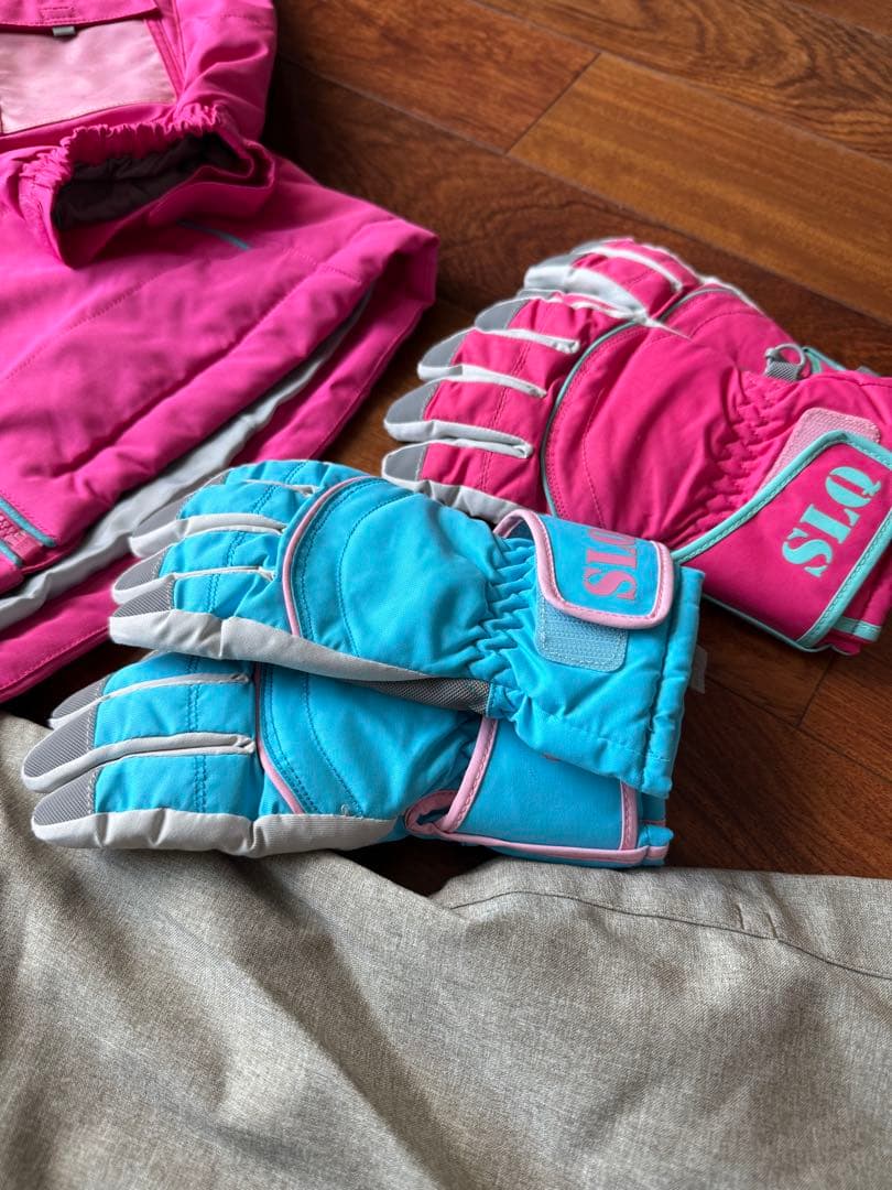 【お値下げ】DESCENTEスノーウェア140 &おまけ130手袋2種類セット