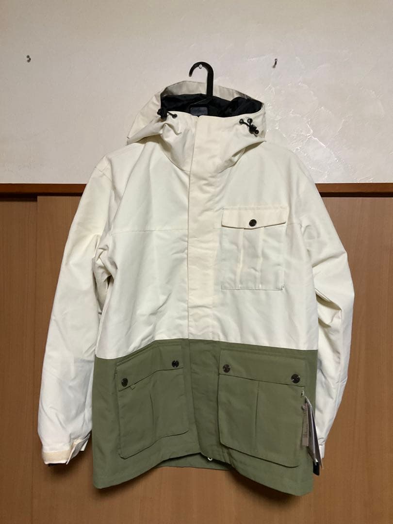 ホワイト/カーキ フード付きジャケット