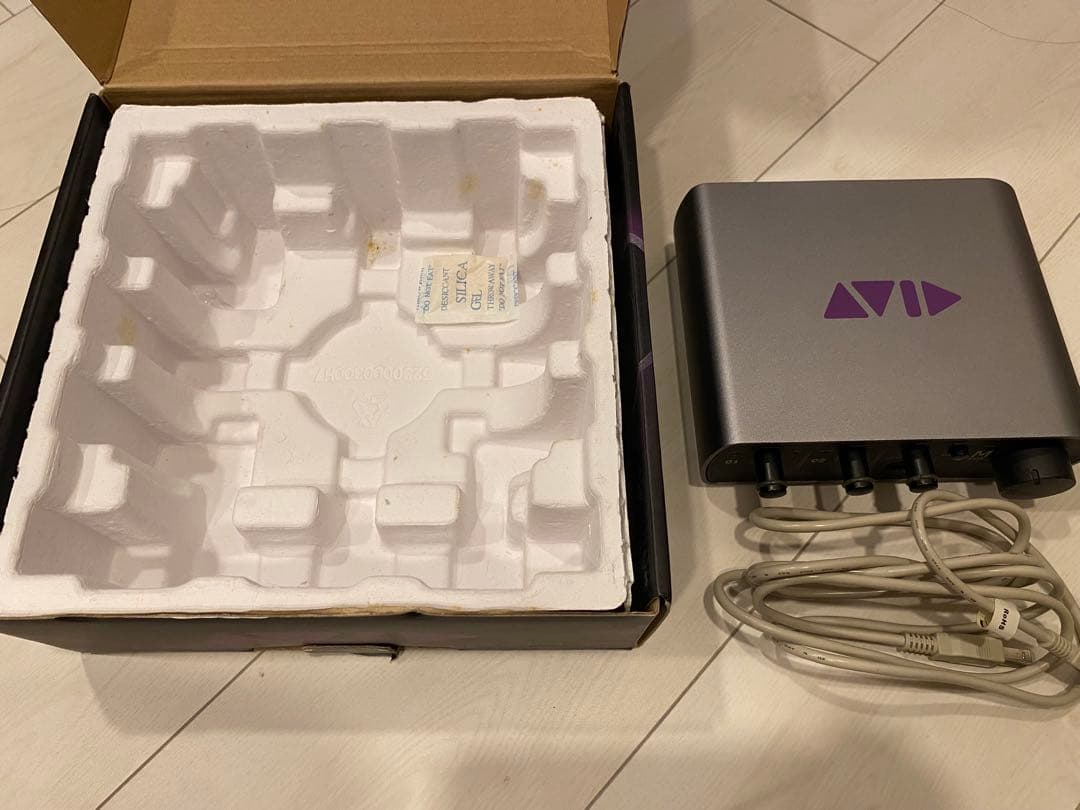 Avid Mbox Mini 2x2オーディオインターフェース