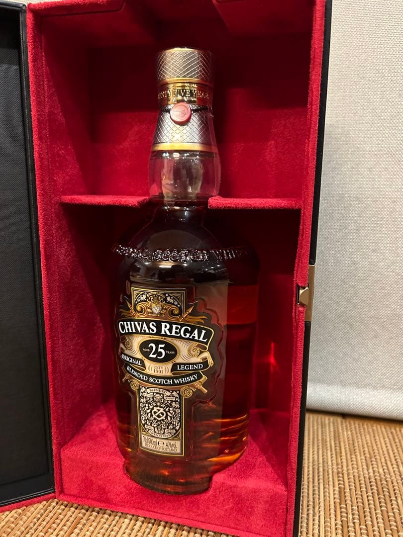 CHIVAS REGAL 25年 ウイスキー ギフトボックス付き