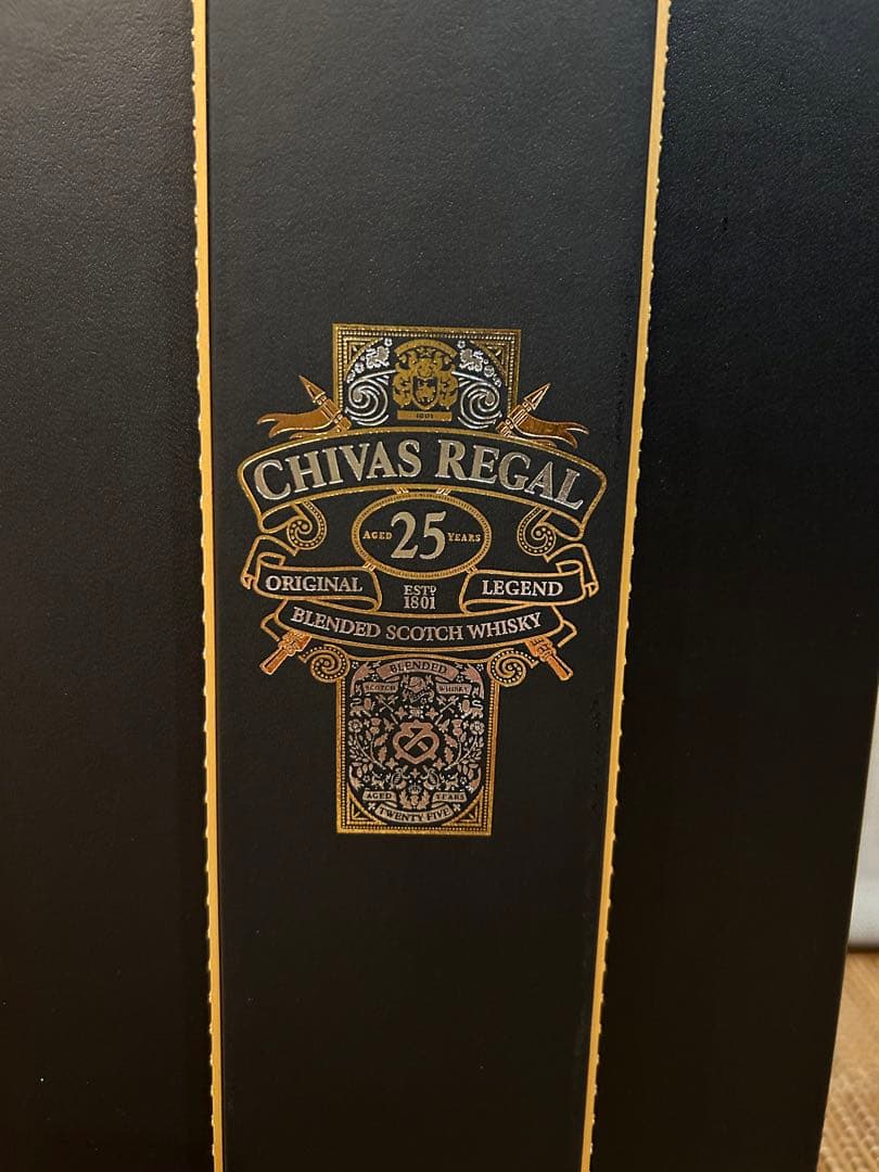 CHIVAS REGAL 25年 ウイスキー ギフトボックス付き
