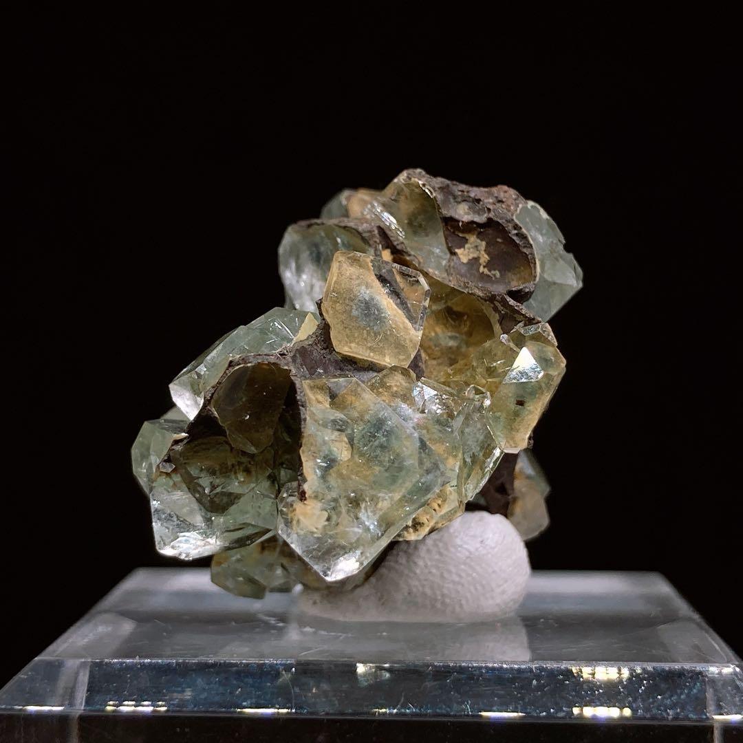 ま*ろ様 アポフィライト　スコレサイト　魚眼石　原石　鉱物標本　天然石　670