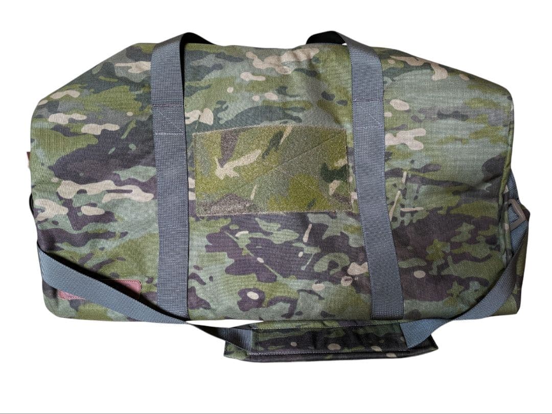【実物】 ダッフルバッグ　マルチカムトロピック