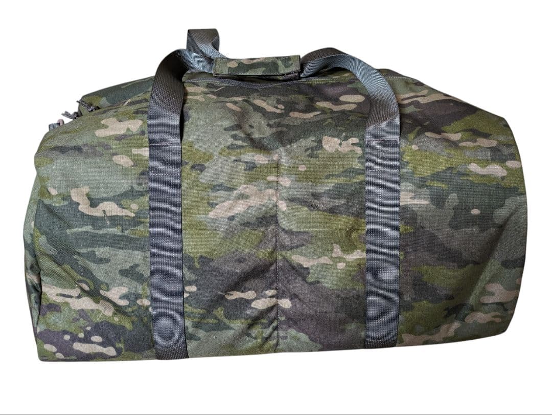 【実物】 ダッフルバッグ　マルチカムトロピック