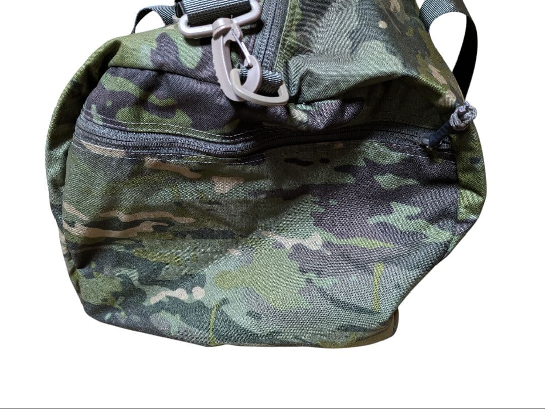 【実物】 ダッフルバッグ　マルチカムトロピック