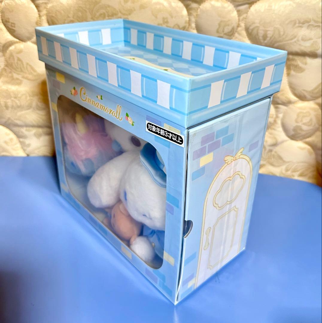 サンリオ　ドレスアップドール　シナモンロール