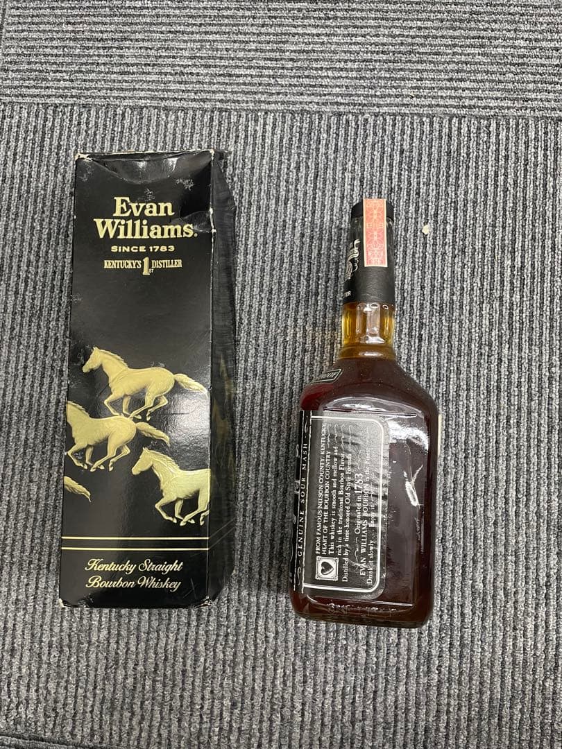 エヴァン・ウィリアムス 8年　ブラックラベル　90プルーフ