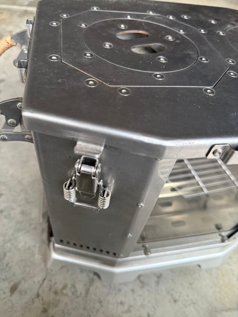 薪ストーブ 組み立て式　二次燃焼焚き火台