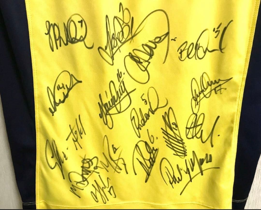 直筆　本物　オーストラリア　Aリーグ　セントラル　コースト　マリナーズ