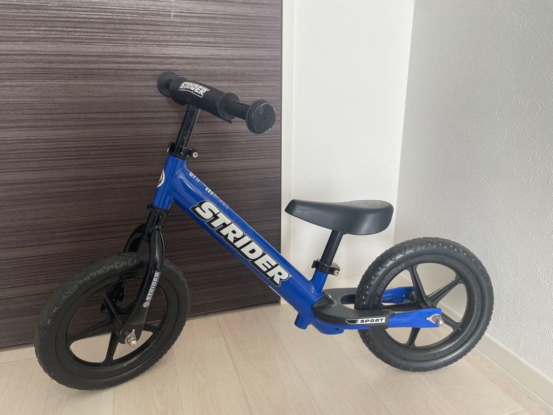 【美品】STRIDER ストライダー スポーツモデル　ブルー 12インチ