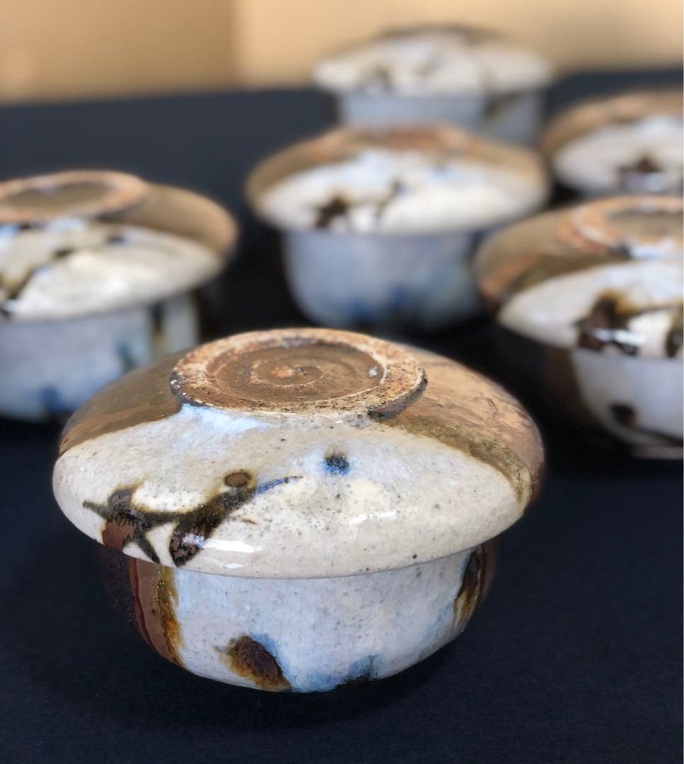 《R》廣永窯 黒織部 蓋物6客 坪島土平 共箱　250826G2