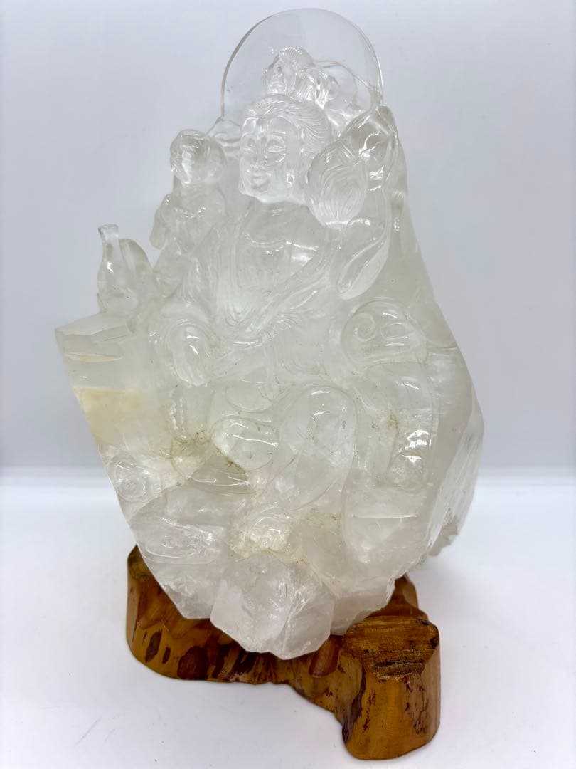 #★天然水晶★観音像 彫刻置物 木製台座付き