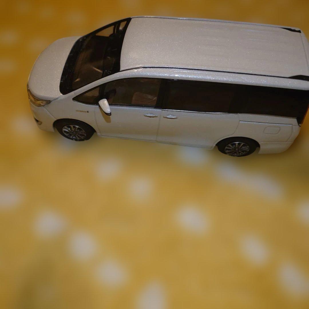 Esquire ミニカー 070 ホワイトパールクリスタルシャイン　模型