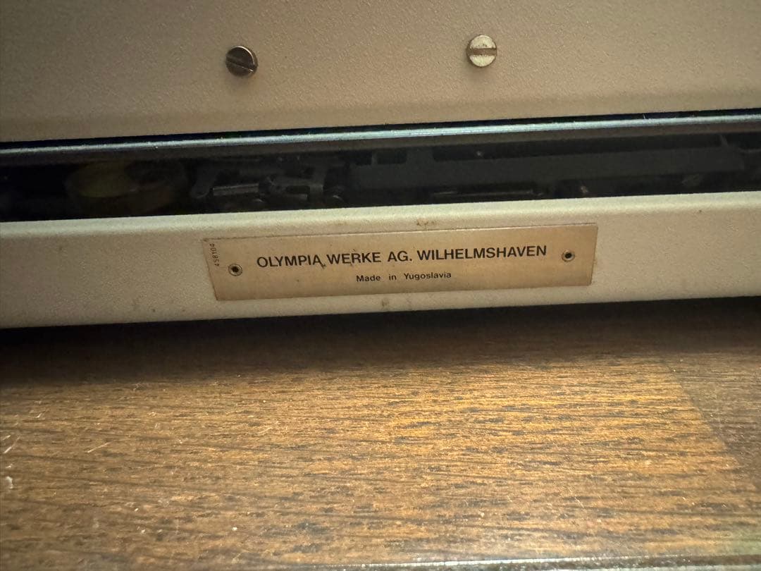 オリンピア　タイプライター トラベラー　Olympia Traveller