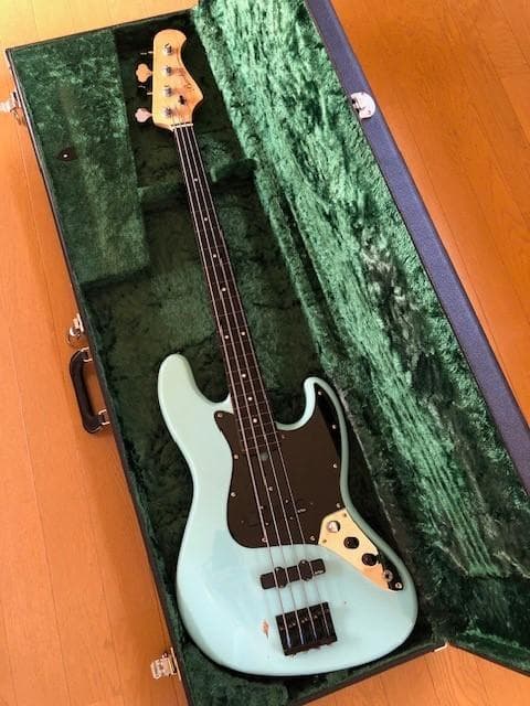 BacchusユニバーサルシリーズBJB+BJB-1R-FLフレットレス改