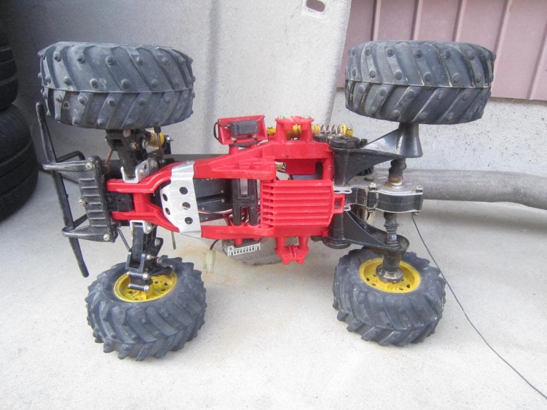 丸くて可愛い　大きな　ラジコンカー　リモコン付き