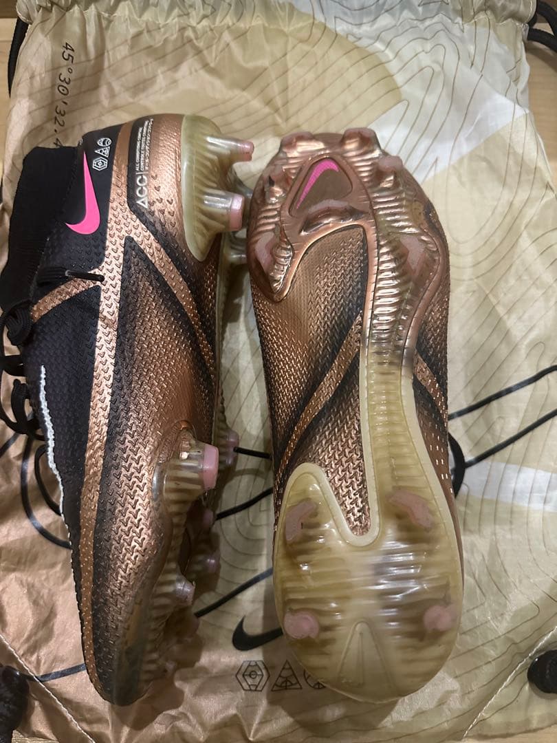 NIKE サッカースパイク phantom GT