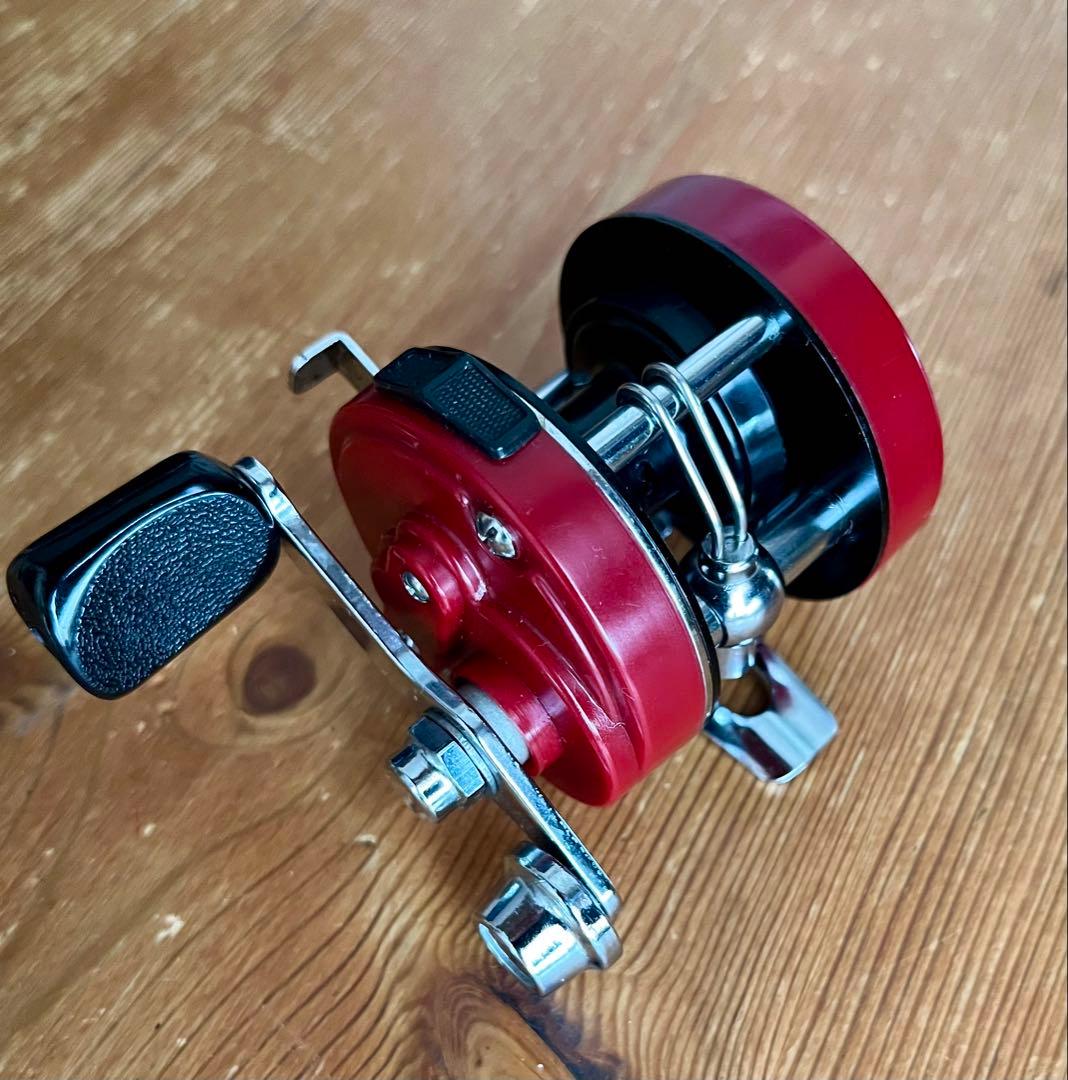 極美品！　オールド　ダイワ　ミリオネア　ST-1000 ベイトキャストリール