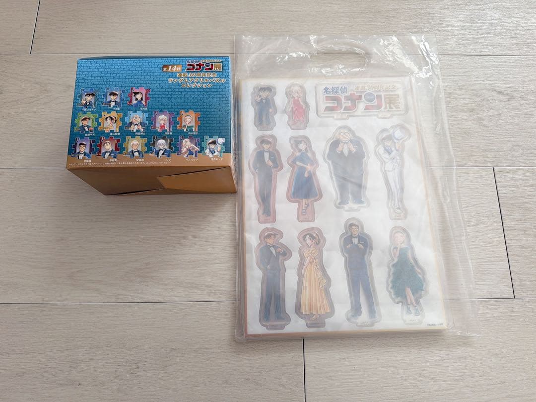 コナン30周年　コナン展　ランダムアクリルパズルコレクション　アクリルスダンド