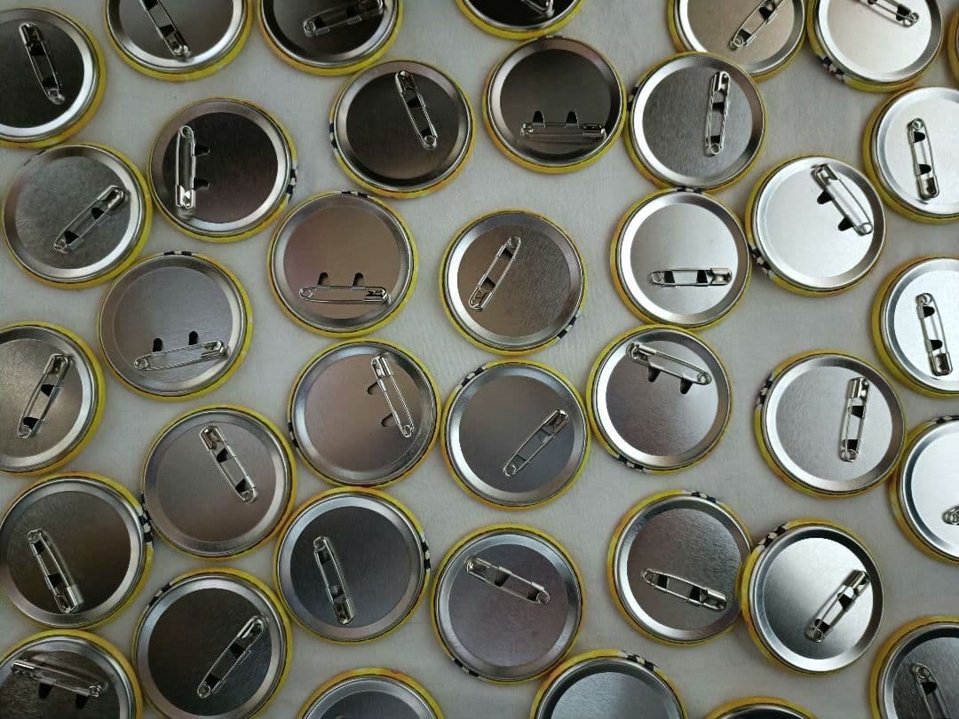 すとぷり　るぅと　缶バッチ　2021　newyear デフォ　にゅーいやー