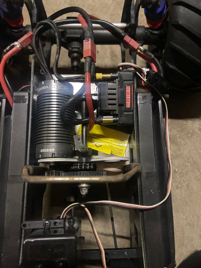 京商ラジコン　シャーシ　車体　4WD