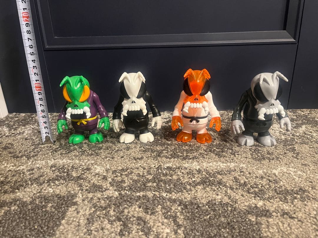 シークレットベース ソフビ スカルビー Skullbee 4体Secret