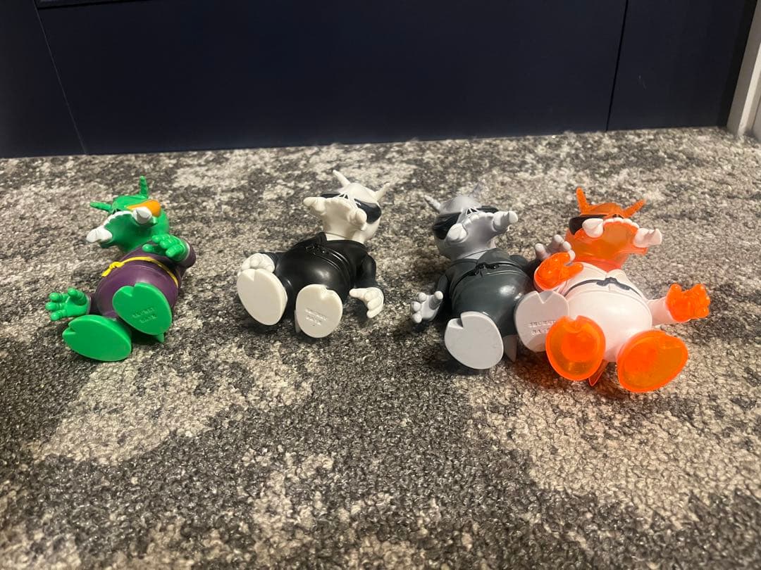 シークレットベース ソフビ スカルビー Skullbee 4体Secret