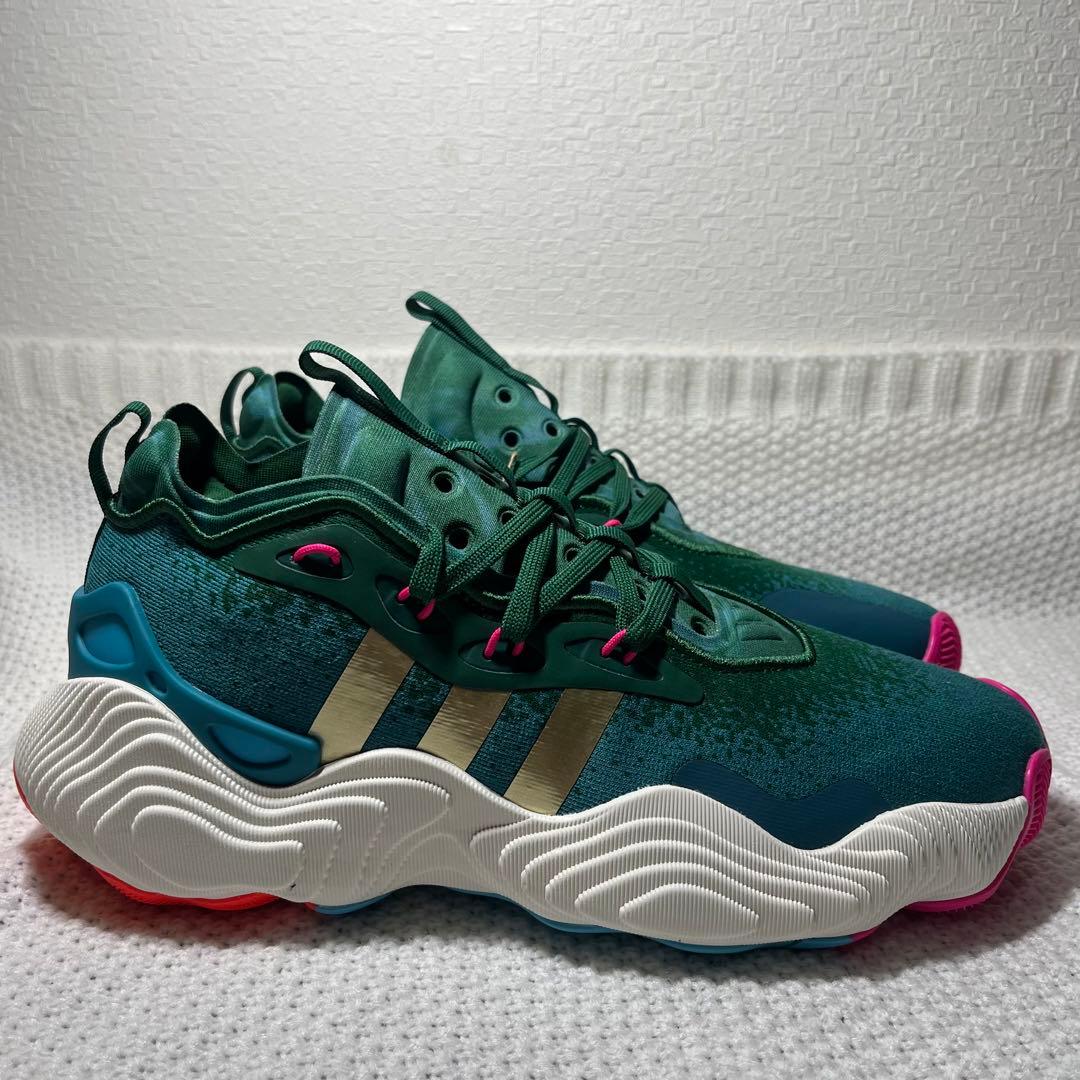 【新品未使用】アディダス トレイヤング3 Trae Young バスケ　バッシュ