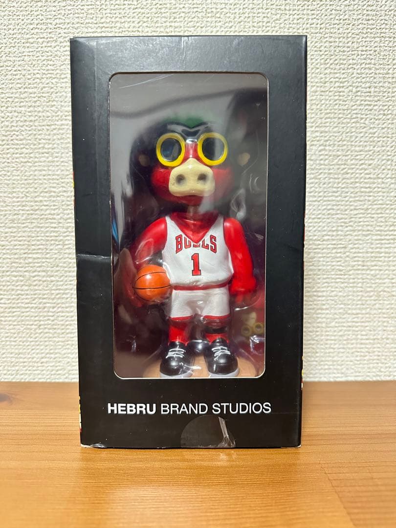 ヒブルブラントリーx ブルズ Benny The Bull Bobblehead