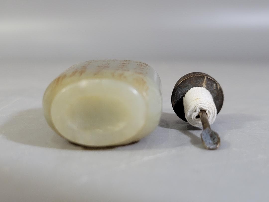 時代 和田玉 白鶴紋漢詩紋鼻煙壺 極細工 当時物 中国伝来